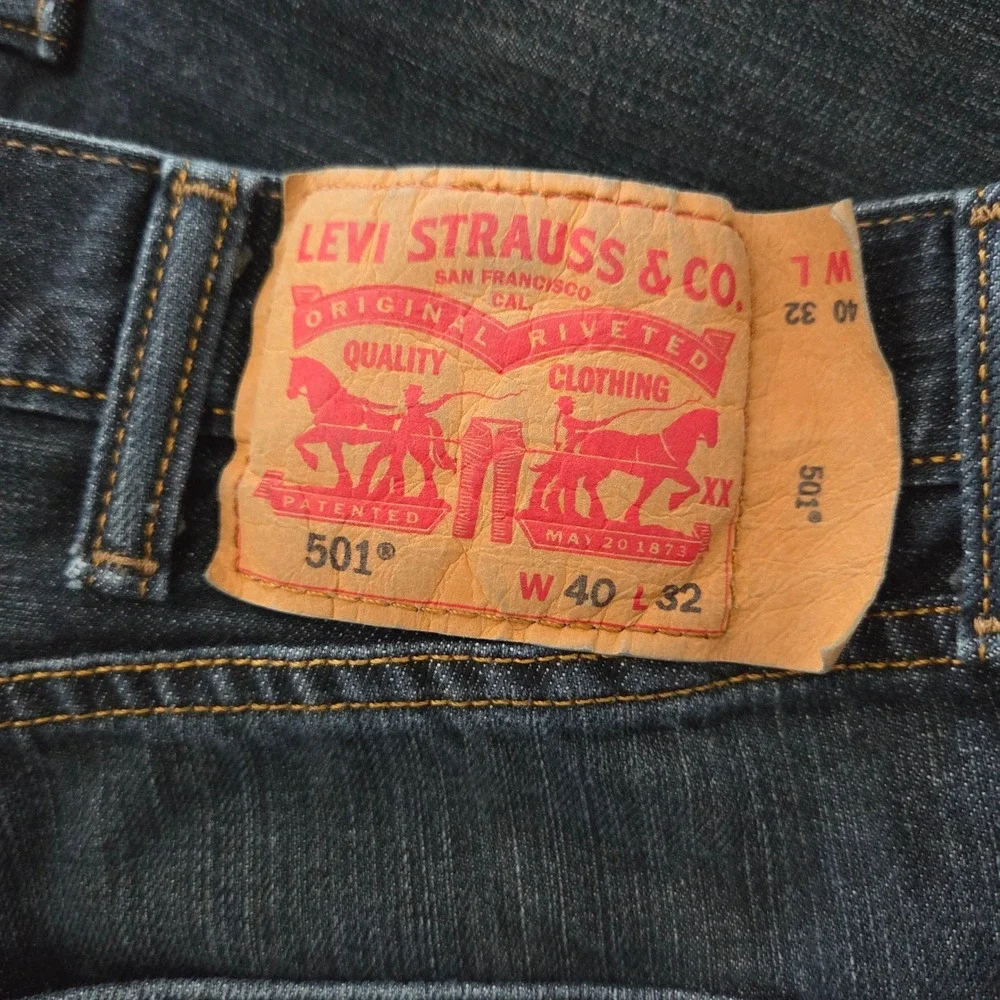 Levi's 501 Original Fit Dark Wash Button Fly Straight Leg Jeans Mens 40x32